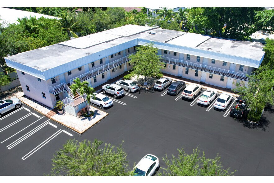 900-902 SE 1st St, Pompano Beach, FL à vendre - Photo du bâtiment - Image 2 de 27