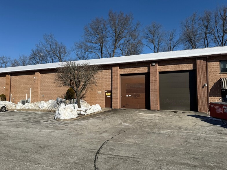 351 Spook Rock Rd, Suffern, NY for lease - Building Photo - Image 2 of 9