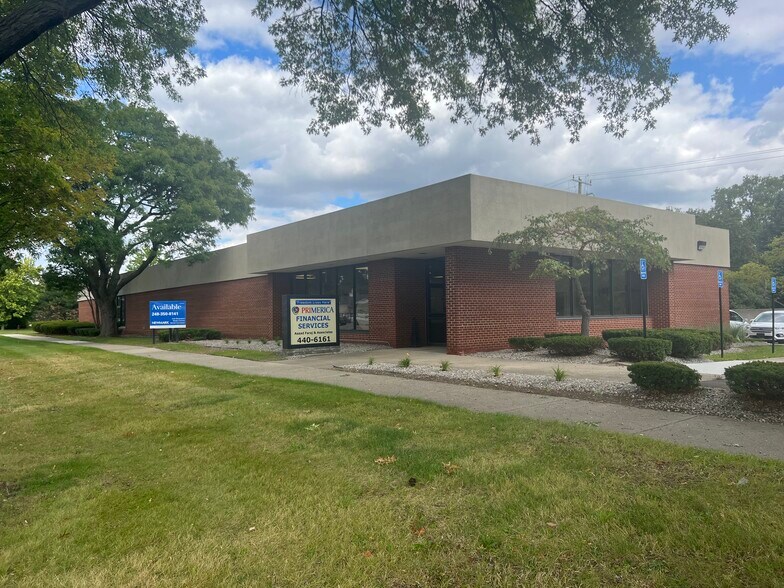 26060 Southfield Rd, Lathrup Village, MI à louer - Photo du bâtiment - Image 1 de 3
