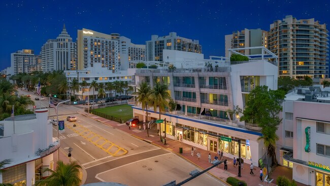 Plus de détails pour 1458 Ocean Dr, Miami Beach, FL - Commerce de détail à louer