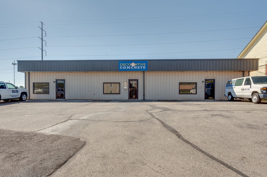 8220 Stephanie Dr SW, Huntsville, AL à vendre - Photo du bâtiment - Image 1 de 20