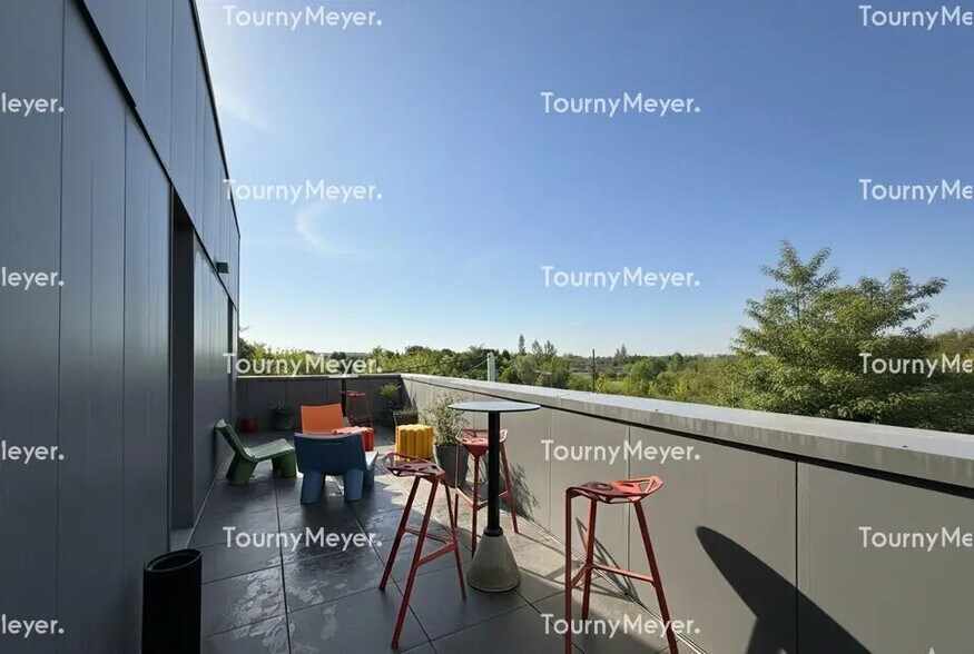 Office in Toulouse for lease - Building Photo - Image 3 of 11