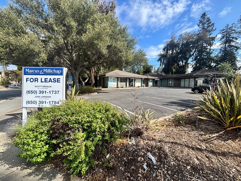 2890 El Camino Real, Redwood City, CA à louer - Photo du bâtiment - Image 2 de 11