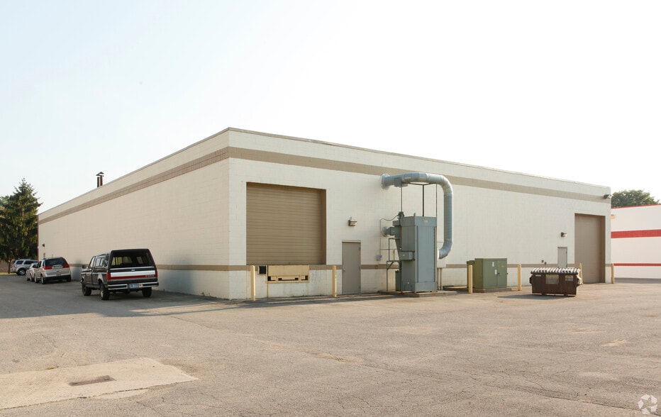 38451 Webb Dr, Westland, MI for lease - Building Photo - Image 2 of 7