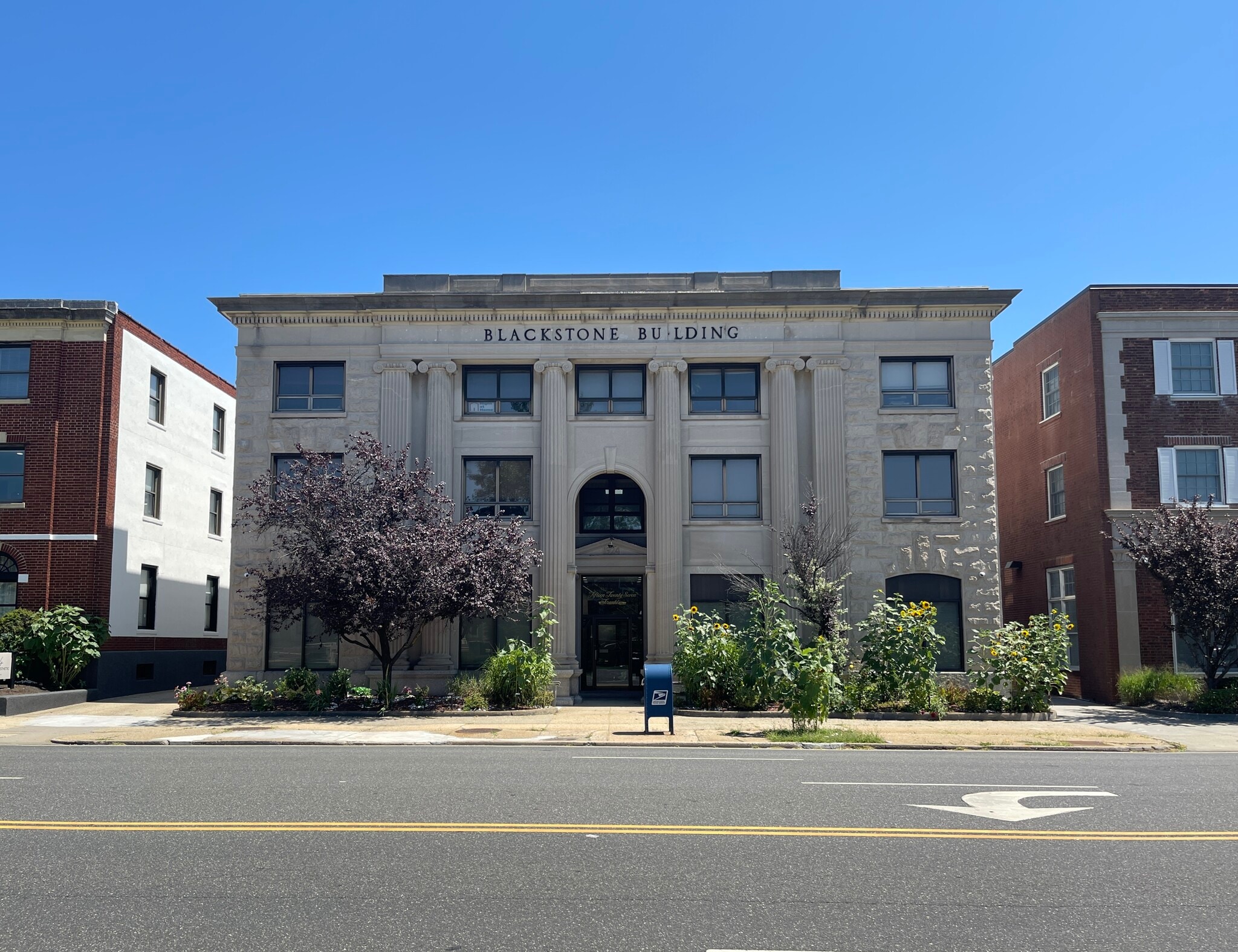 1527 Franklin Ave, Mineola, NY for lease Primary Photo- Image 1 of 71