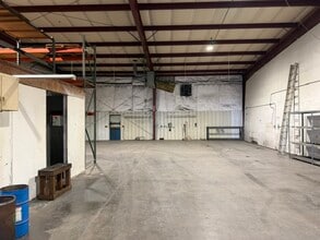 1238 E Beamer St, Woodland, CA for lease Interior Photo- Image 2 of 4