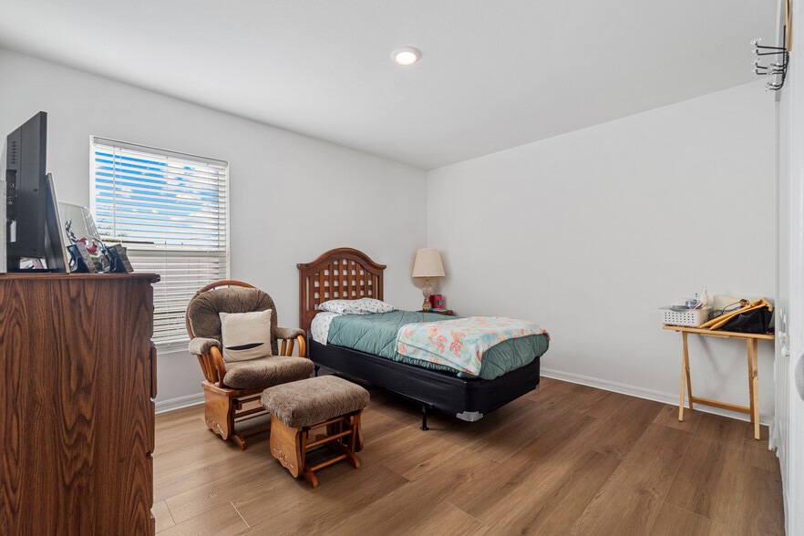 Licensed 6 Bed ALF, Ocala, FL for sale - Building Photo - Image 3 of 27