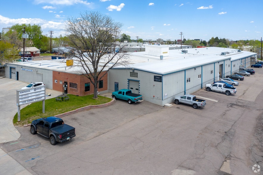 1250 Simms St, Lakewood, CO à louer - Photo du bâtiment - Image 2 de 5