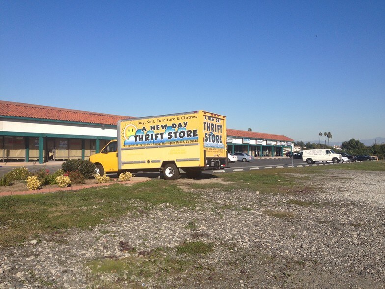 19432 Beach Blvd, Huntington Beach, CA à vendre - Photo du bâtiment - Image 3 de 3