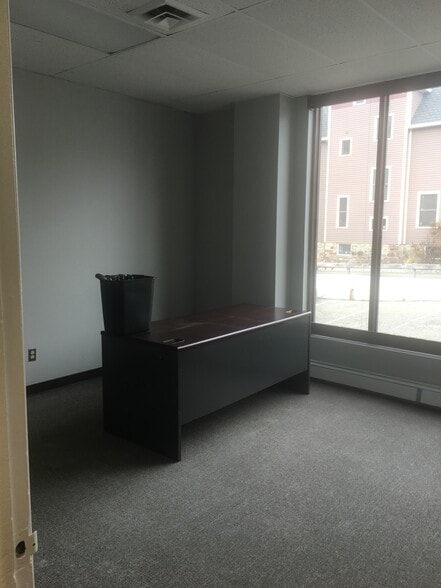 546 Valley Rd, Upper Montclair, NJ for lease - Interior Photo - Image 3 of 18