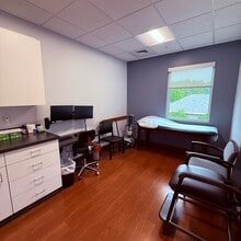 2 Lan Drive 2nd Floor, Westford, MA for lease Interior Photo- Image 2 of 5