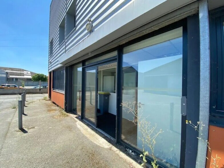 Office in Rennes for lease - Building Photo - Image 2 of 12