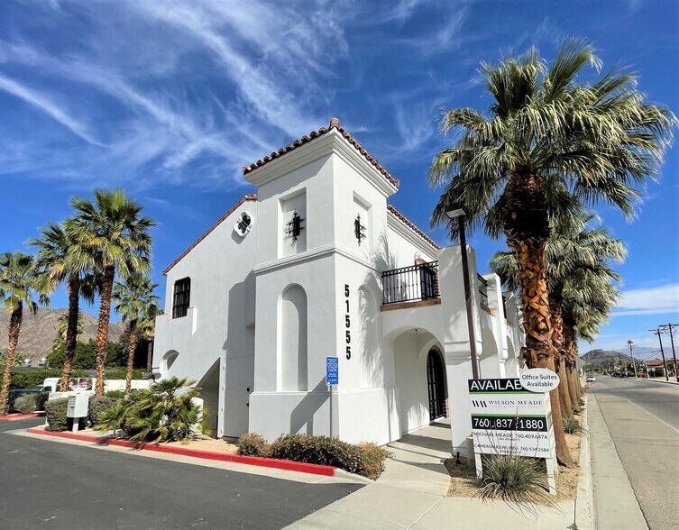 51555 Desert Club Dr, La Quinta, CA à louer - Photo du bâtiment - Image 3 de 15