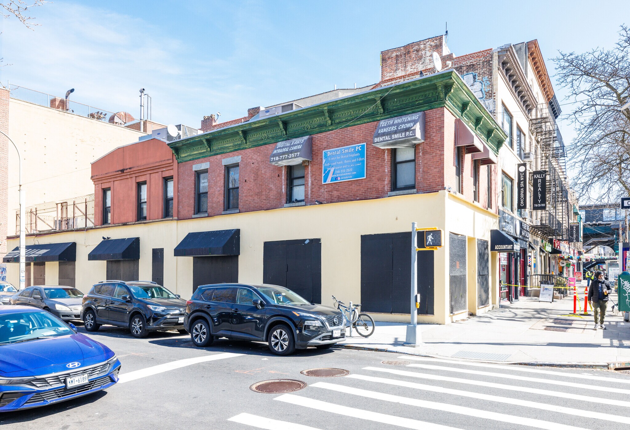 30-01 30th Ave, Astoria, NY à vendre Photo du bâtiment- Image 1 de 13