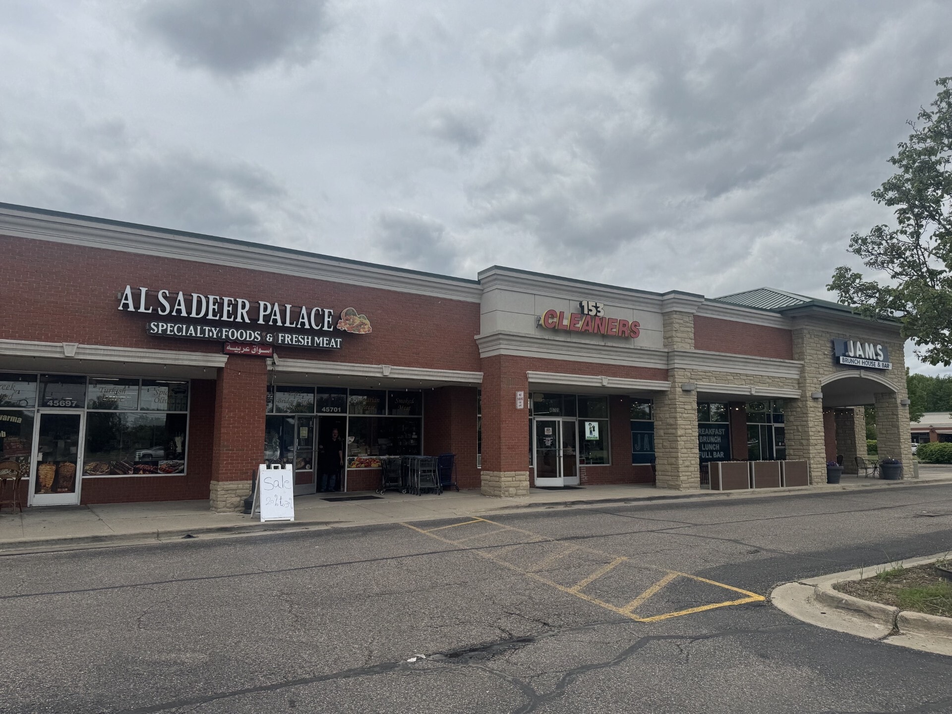 45617-45721 Hayes Rd, Shelby Township, MI for lease Building Photo- Image 1 of 2