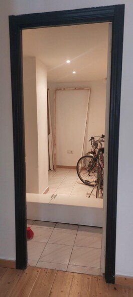 Commerce de détail dans Cáceres, Cáceres à vendre - Photo du bâtiment - Image 3 de 5