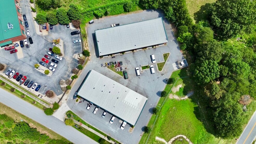 3476 Palmer Drive - 2 Building Complex portfolio of 2 properties for sale on LoopNet.ca - Aerial - Image 3 of 3