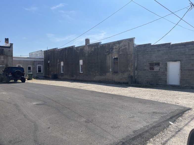 409 Driftwood St, Correctionville, IA for lease - Building Photo - Image 2 of 18