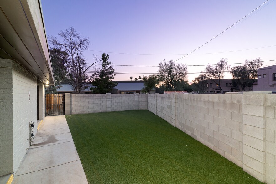 914 S Kenwood Cir, Tempe, AZ à vendre - Photo du bâtiment - Image 3 de 38