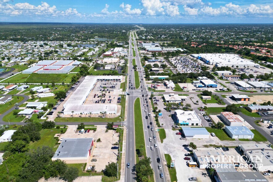 2828 S McCall Rd, Englewood, FL à louer - Photo du bâtiment - Image 2 de 3