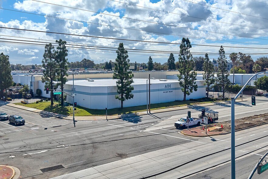 614 E Walnut St, Carson, CA à vendre - Photo du bâtiment - Image 3 de 26