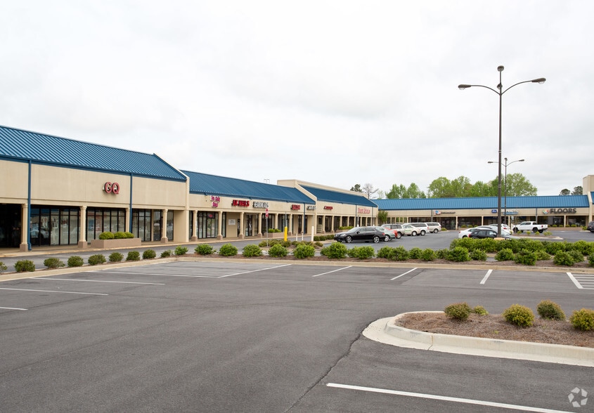 3700 Block Pepperell Pky, Opelika, AL for lease - Primary Photo - Image 1 of 2