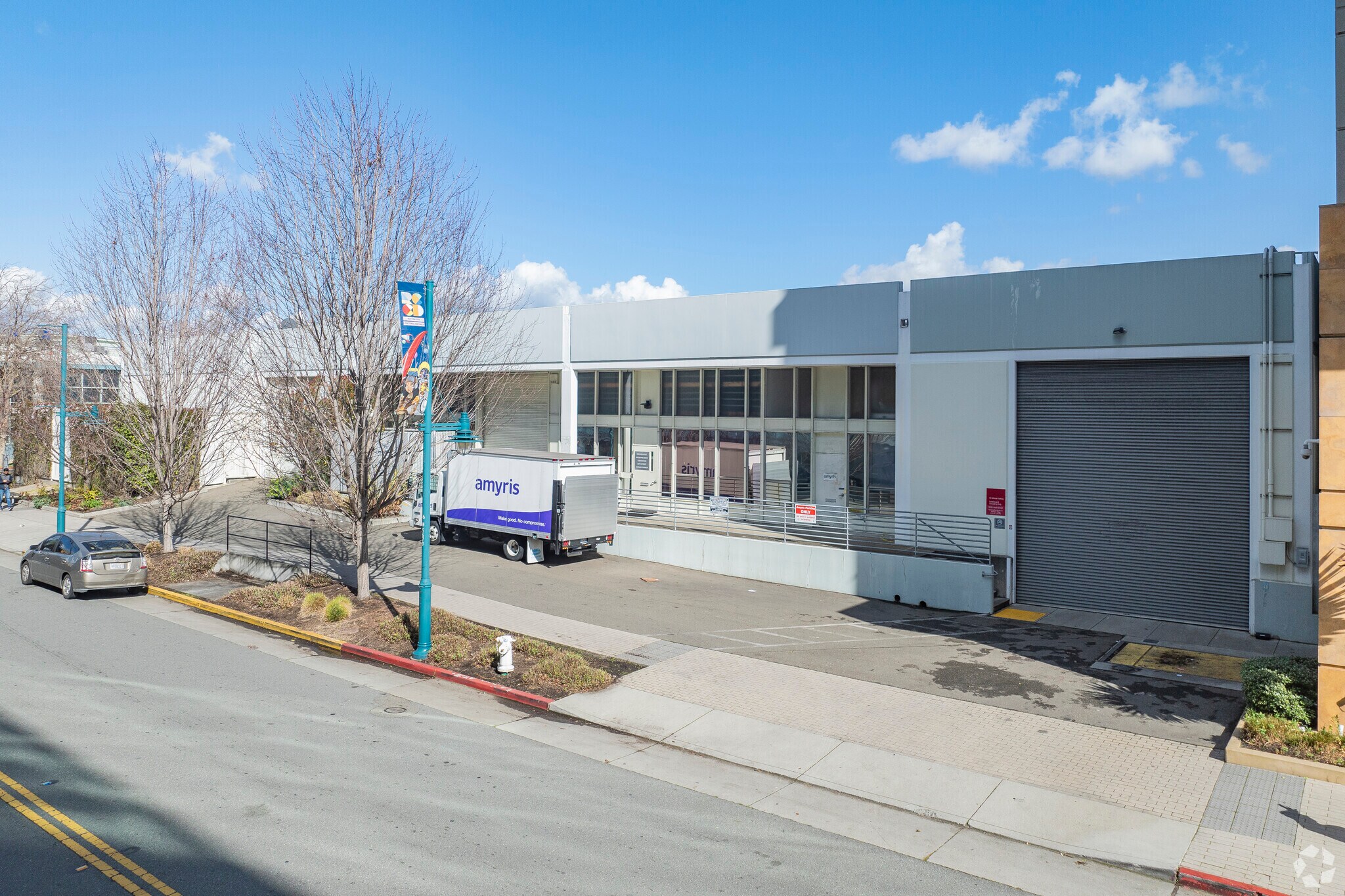 5850-5860 Hollis St, Emeryville, CA à louer Photo du bâtiment- Image 1 de 7