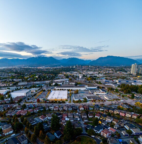 Grandview Properties Park portefeuille de 7 propriétés à vendre sur LoopNet.ca - Photo du bâtiment - Image 2 de 13