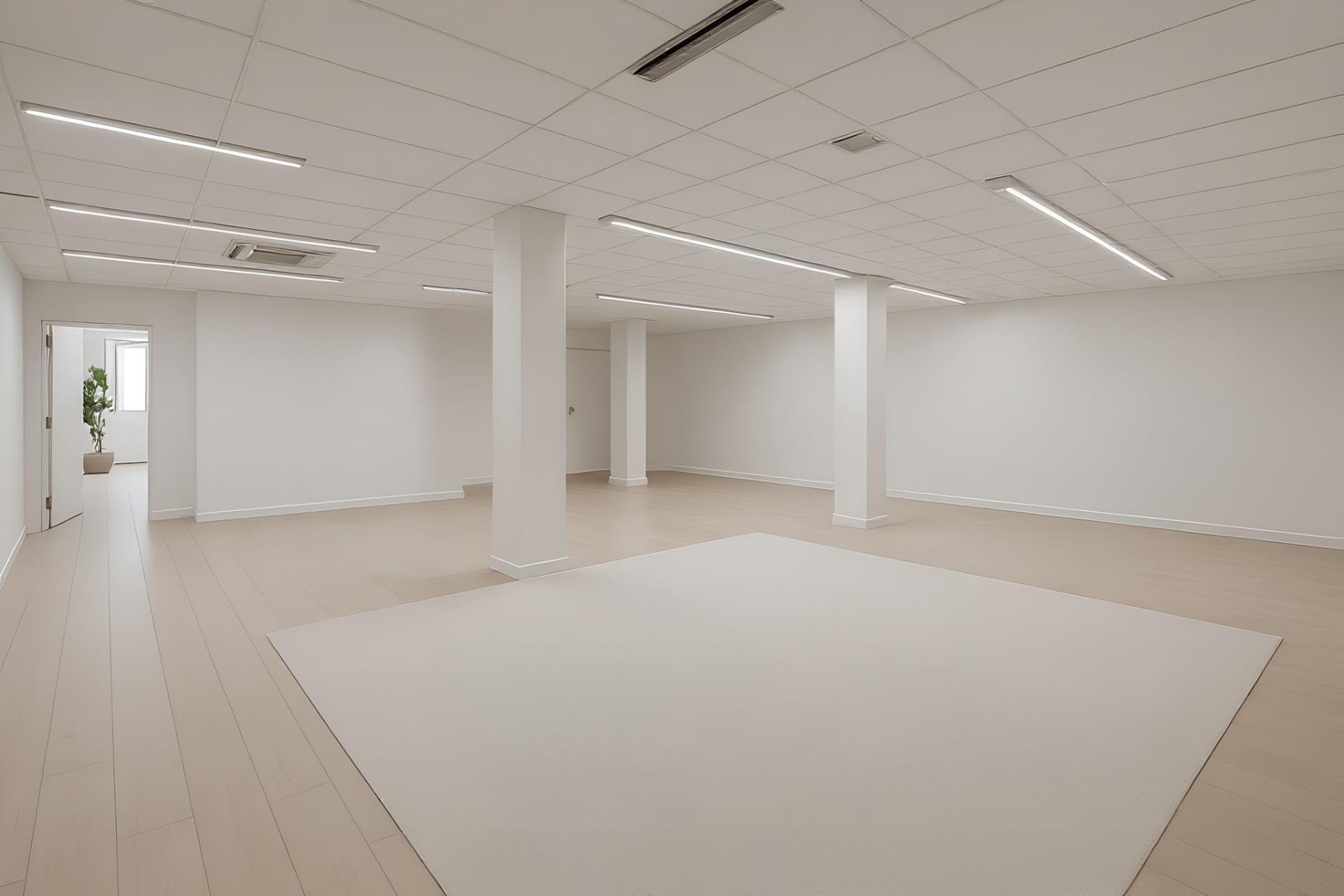 Retail in Vilanova i la Geltrú, Barcelona for lease Interior Photo- Image 1 of 3