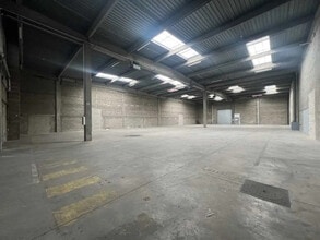 12 Rue Robert Moinon, Goussainville for lease Building Photo- Image 2 of 4