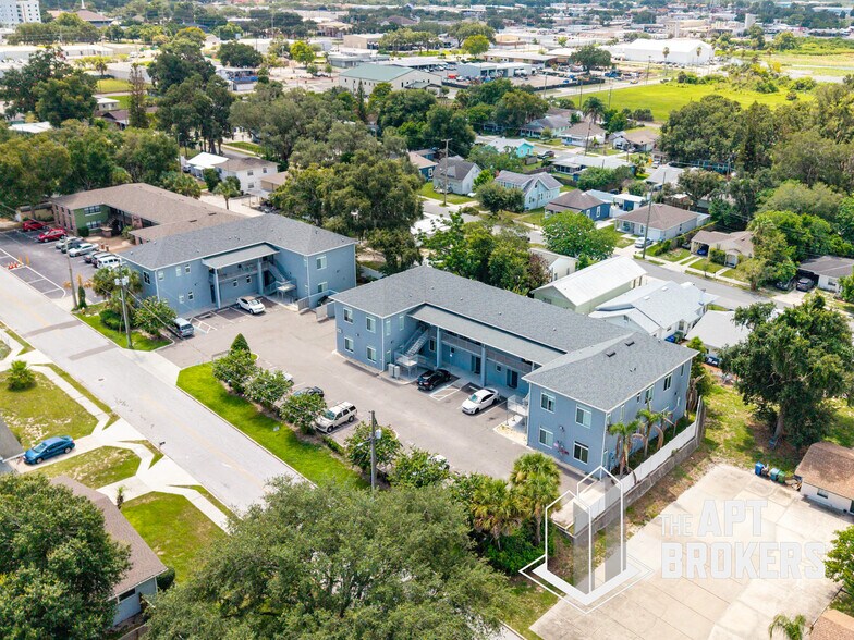 750 Avenue C SW, Winter Haven, FL à vendre - Photo du bâtiment - Image 3 de 6