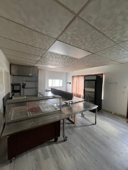 506 Ossipee Trl, Porter, ME for lease - Interior Photo - Image 3 of 9