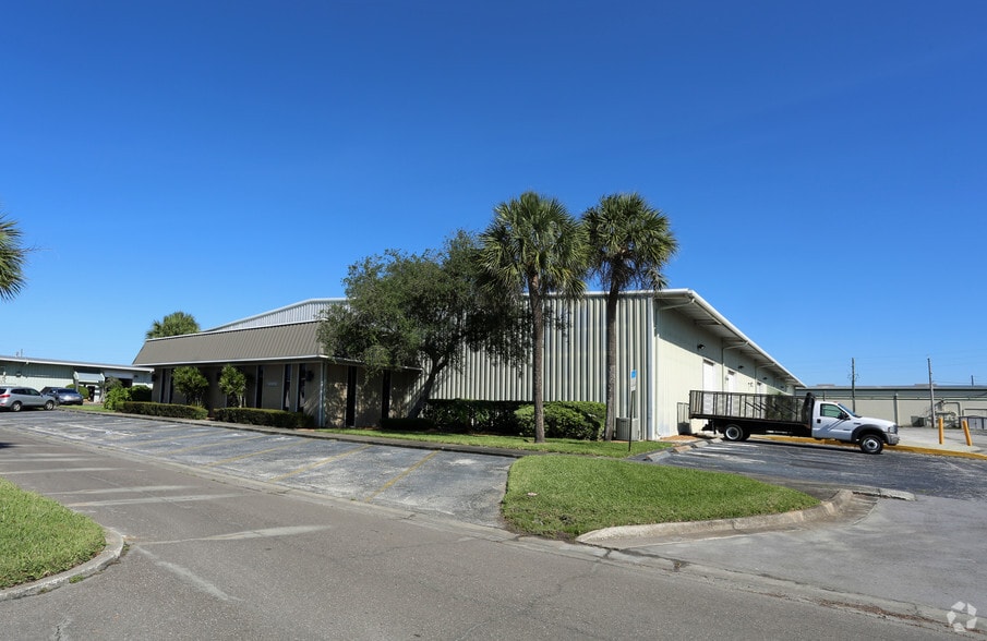 12910 Automobile Blvd, Clearwater, FL for lease - Building Photo - Image 2 of 15