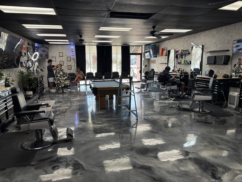 805-807 W Main St, Blue Springs, MO à vendre - Photo du bâtiment - Image 2 de 12