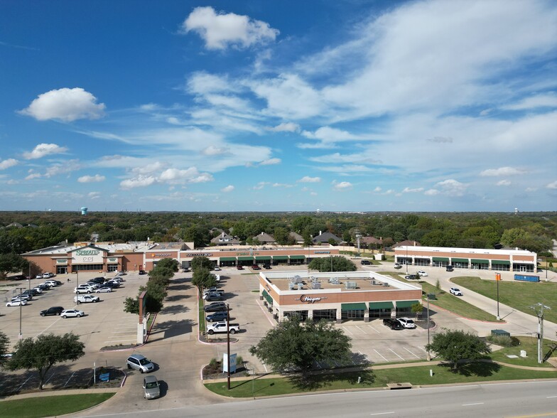 300 Grapevine Hwy, Hurst, TX à louer - Photo du bâtiment - Image 1 de 7