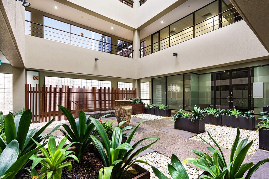 20-22 St Kilda Rd, St Kilda for sale - Building Photo - Image 2 of 2