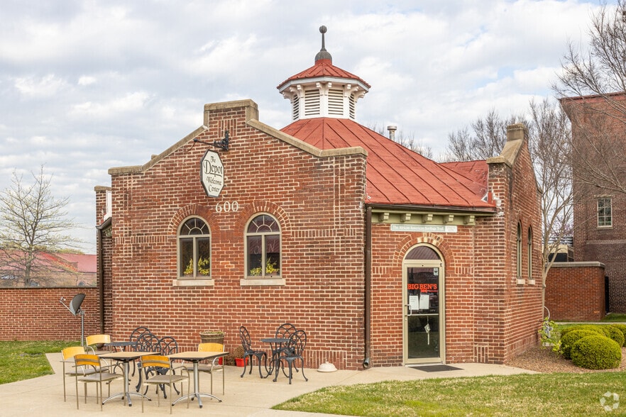 1-610 Quartermaster Ct, Jeffersonville, IN for lease - Building Photo - Image 2 of 15