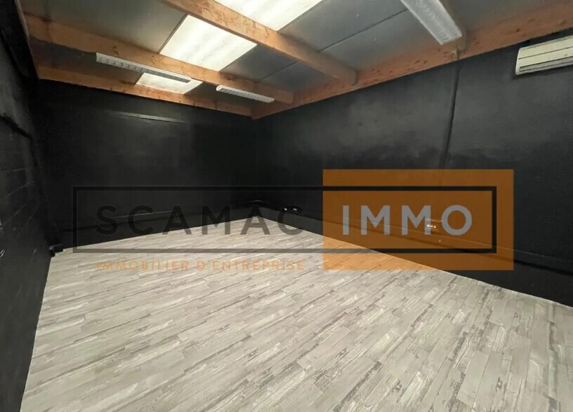 Local d'activités dans Champigny-sur-Marne à vendre - Photo du bâtiment - Image 3 de 14