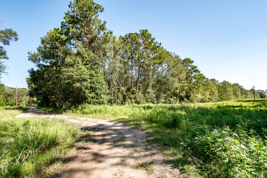 SEC Midline Rd and Lake Park dr, Cleveland, TX for sale - Building Photo - Image 3 of 6