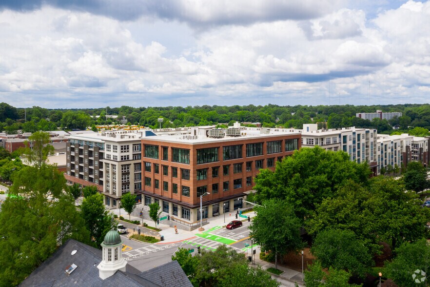 120 W Trinity Pl, Decatur, GA à louer - Photo du bâtiment - Image 3 de 12