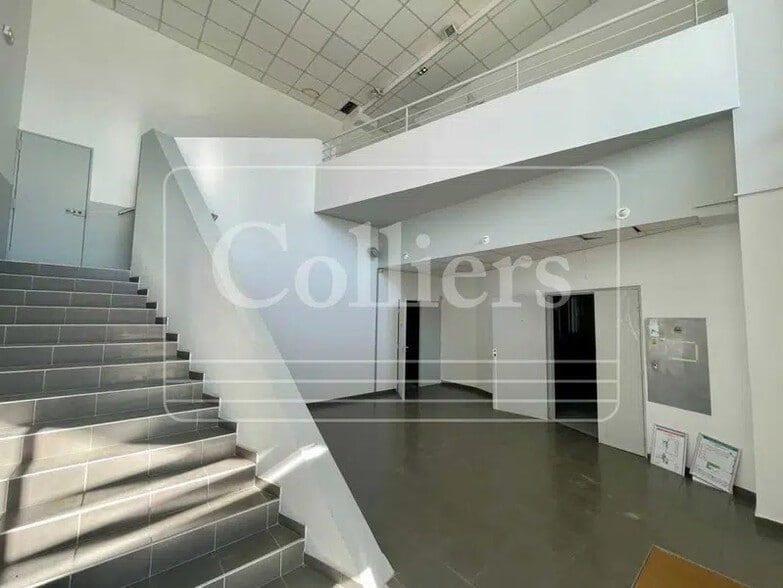 206 Bis Boulevard De Plombieres, Marseille à louer - Hall d’entrée - Image 2 de 12