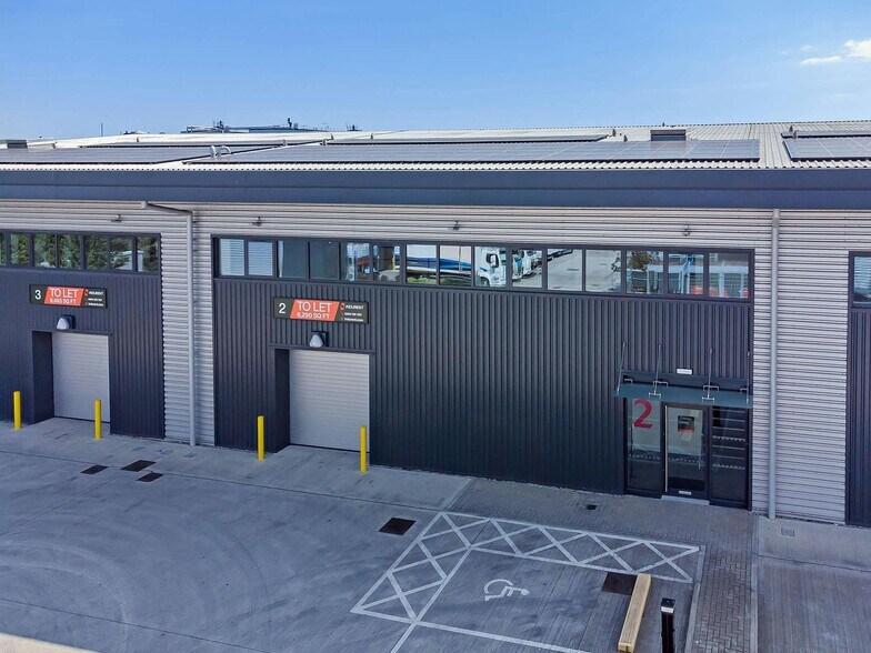 1 Reef St, Dagenham à louer - Photo du bâtiment - Image 2 de 5