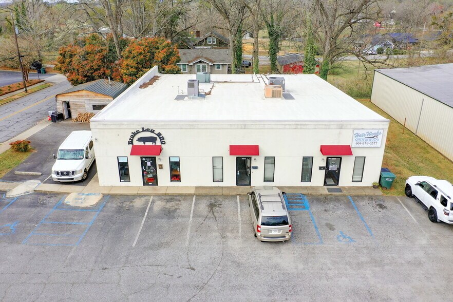 444 Hampton Ave, Pickens, SC à vendre - Photo du bâtiment - Image 2 de 27