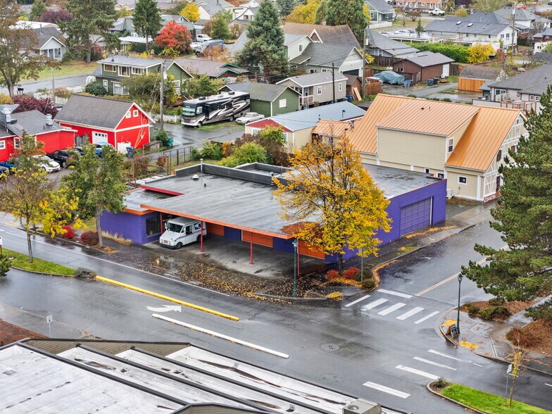 209 S Sequim Ave, Sequim, WA à louer - Photo du bâtiment - Image 2 de 36