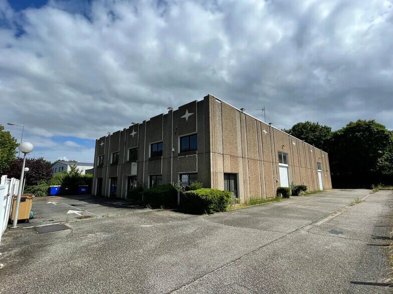 Flex in Rouen for lease - Building Photo - Image 3 of 27