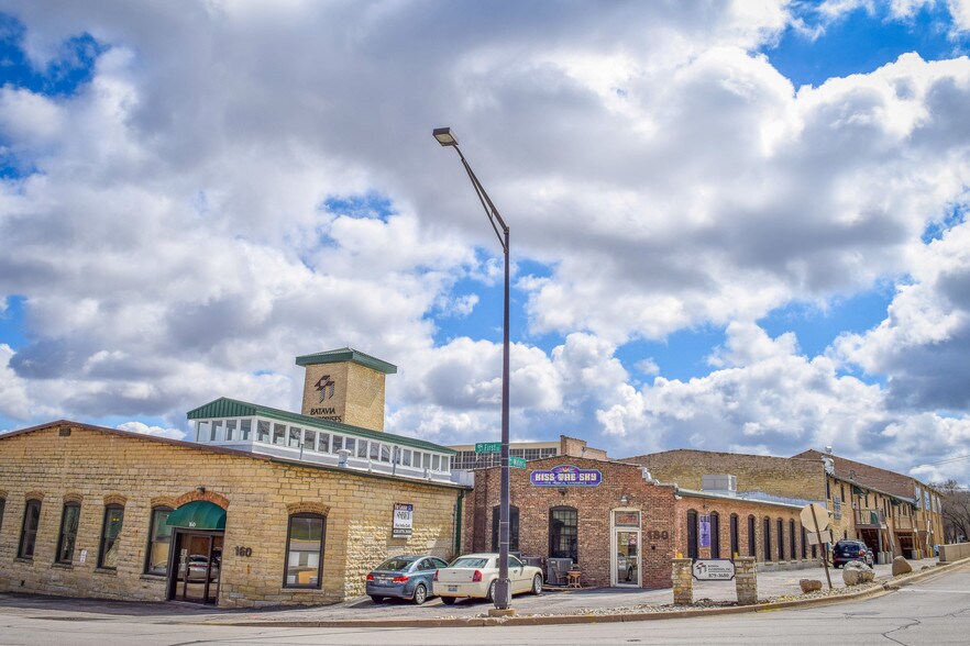 Flinn St, Batavia, IL à louer - Photo du bâtiment - Image 2 de 6