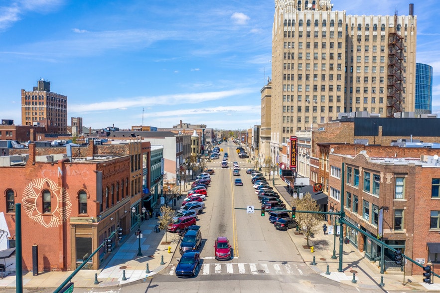 6 N Saginaw St, Pontiac, MI for sale - Building Photo - Image 3 of 44