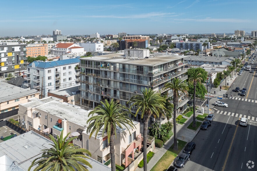 375 Atlantic Ave, Long Beach, CA à louer - Aérien - Image 2 de 5