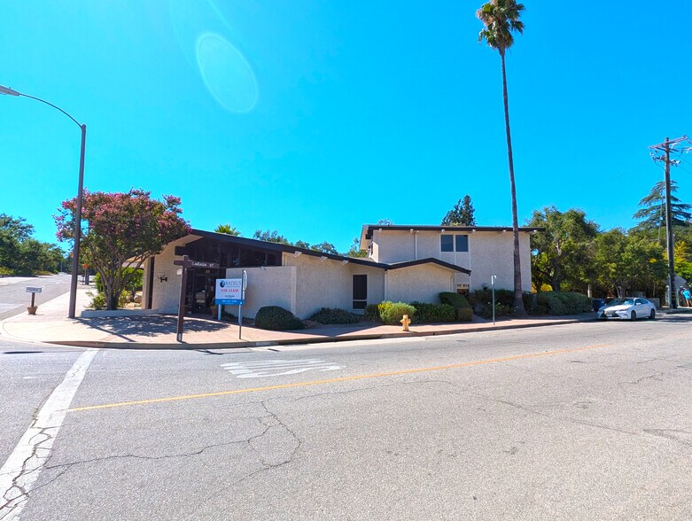 302 El Paseo Rd, Ojai, CA à louer - Photo du bâtiment - Image 2 de 13
