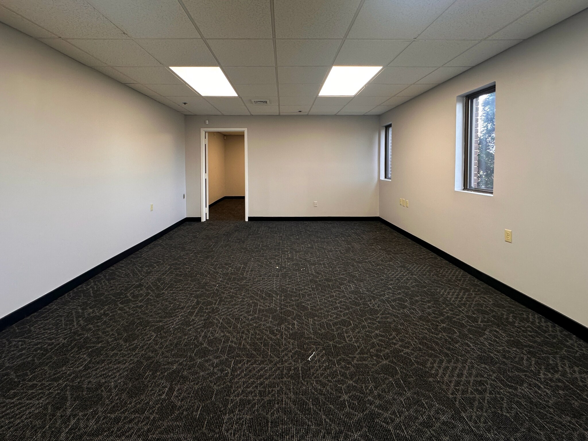 210 Pomeroy Ave, Meriden, CT à louer Photo intérieure- Image 1 de 9